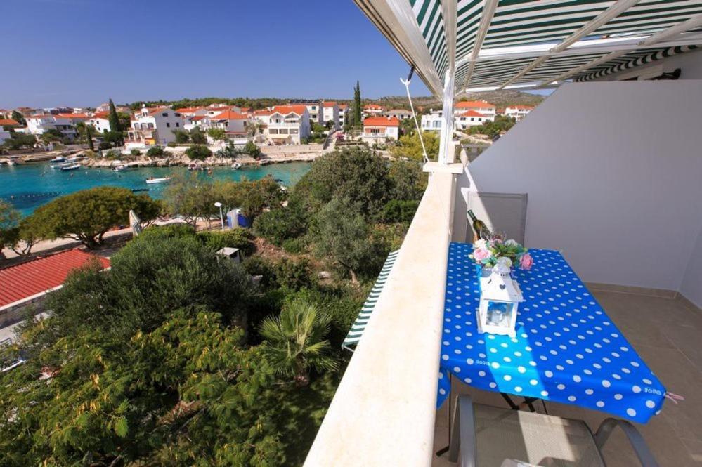 Apartments Luka Rogoznica  Extérieur photo